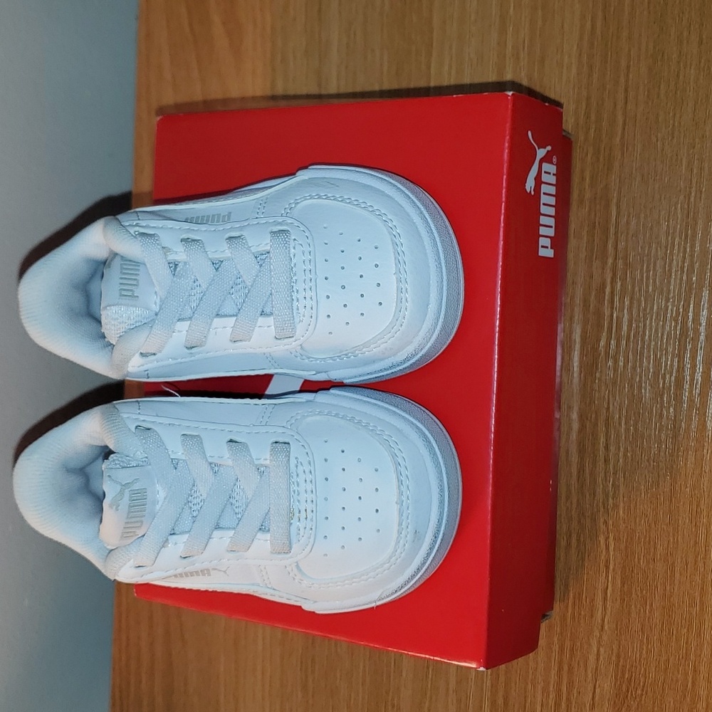 Baby Puma shoes, size 4C, color white